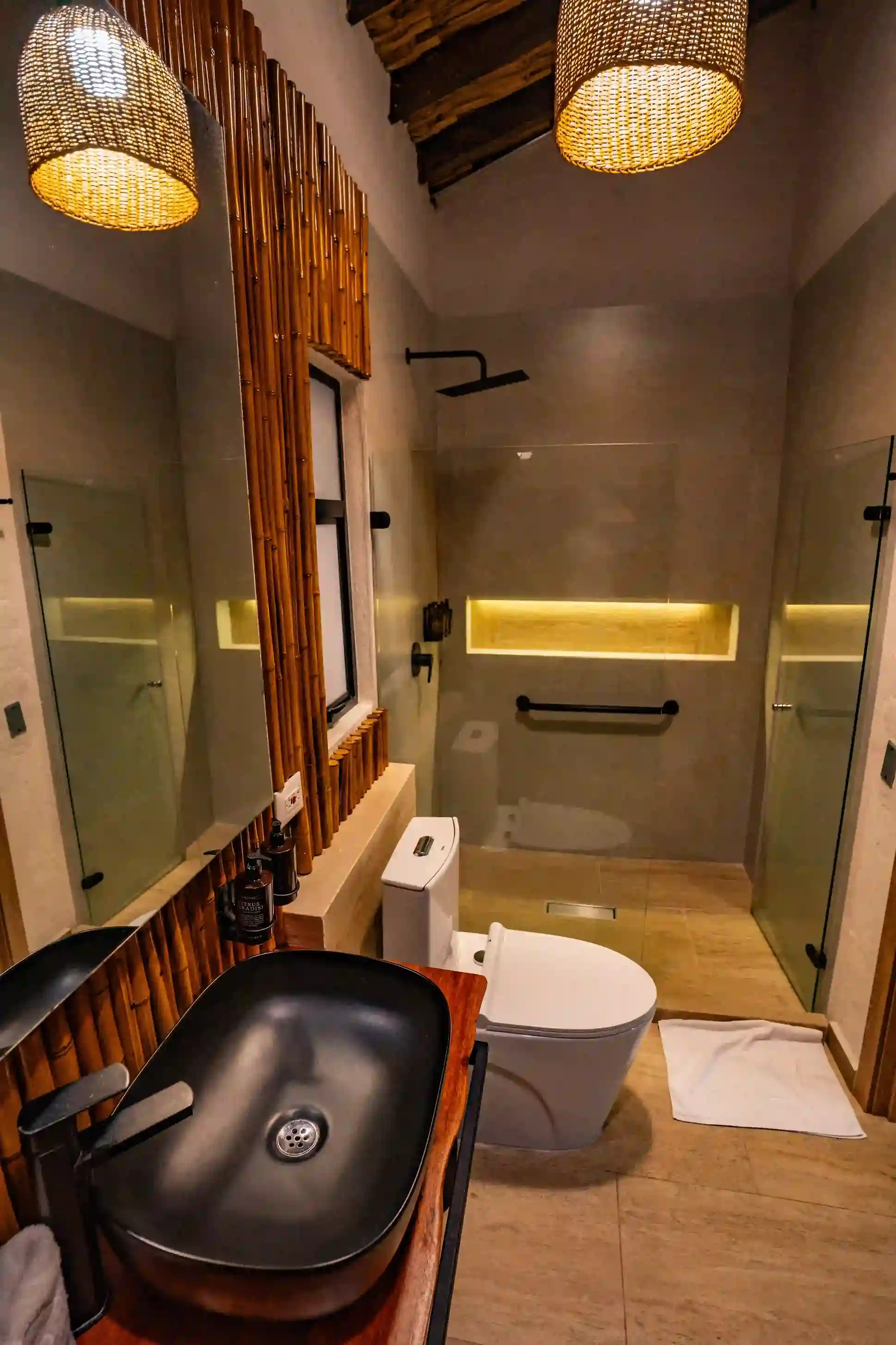Standard Suite - Image 2