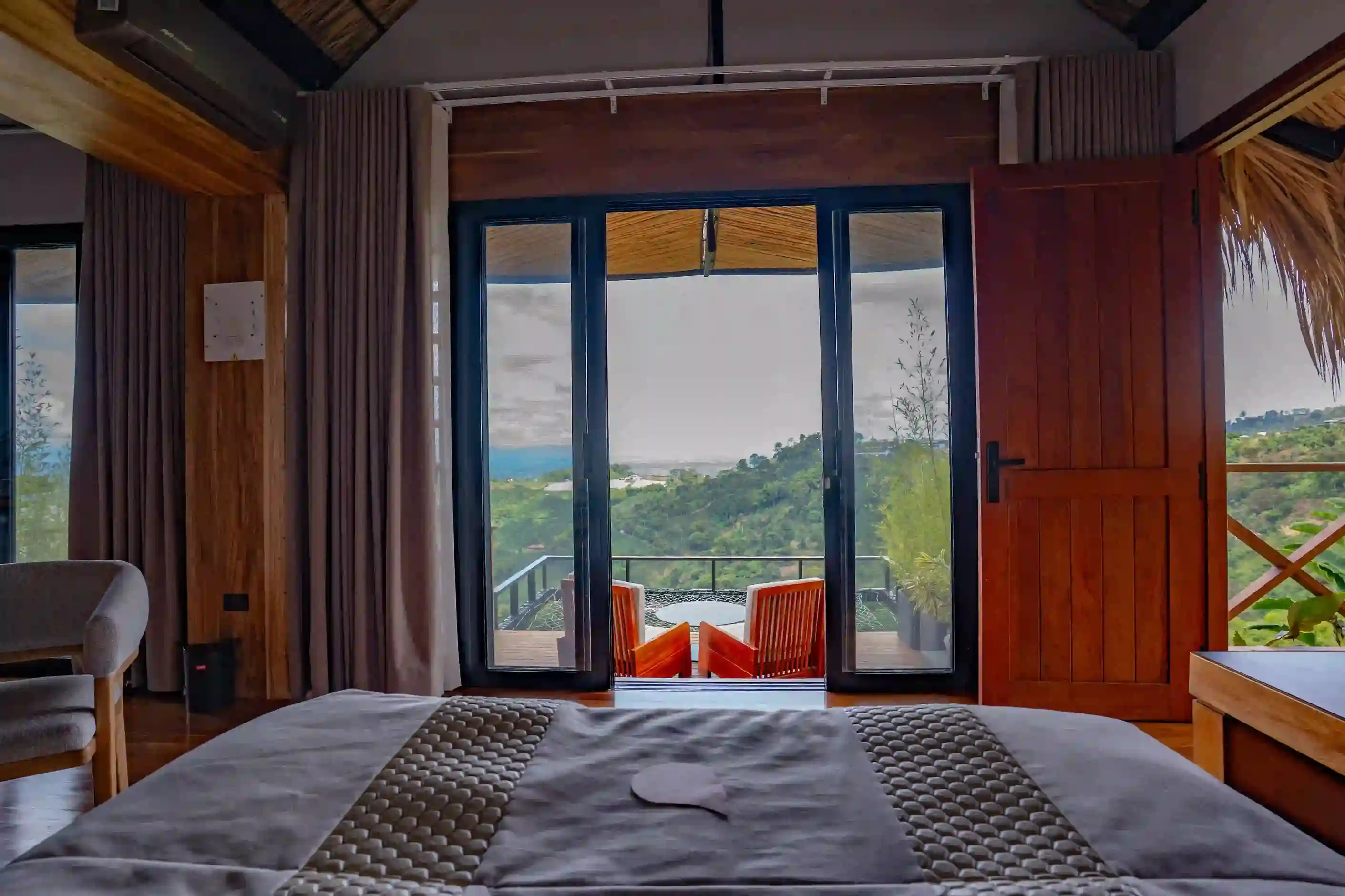 Executive Suite - Image 1