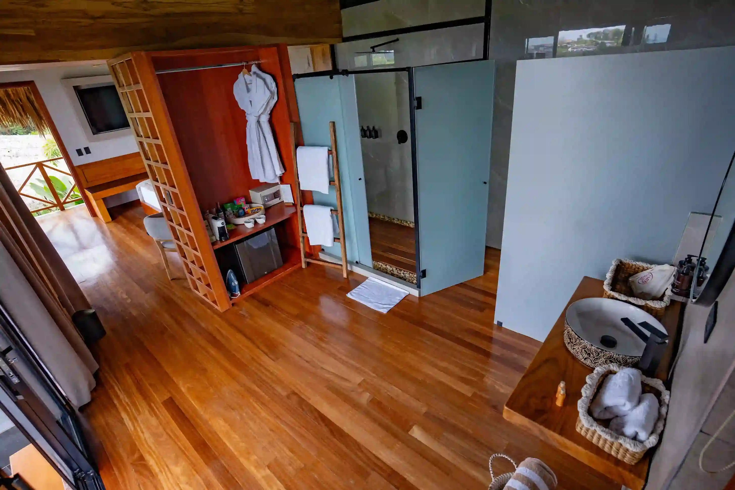 Executive Suite - Image 2